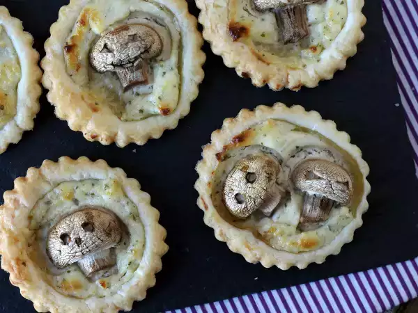 Рецепт Пирожки на хэллоуин с грибами и сыром с чесноком и травами