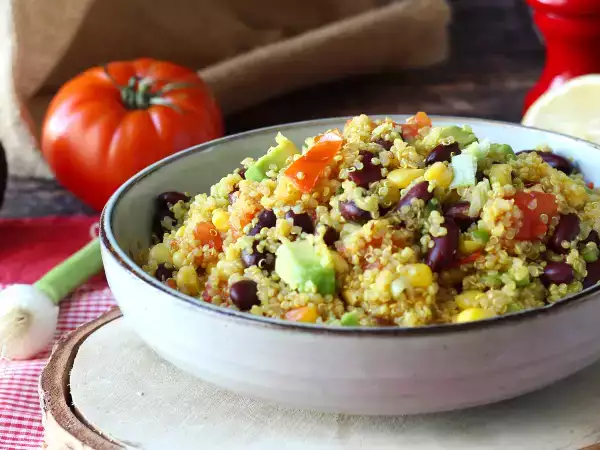 Рецепт Протеиновый салат из киноа с красной фасолью и кукурузой