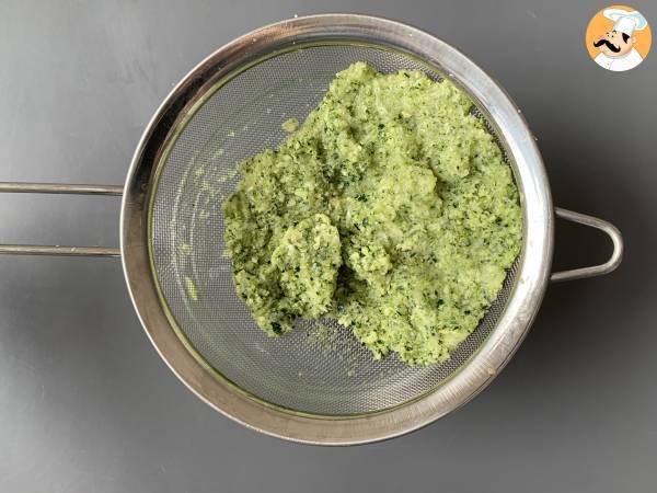 Кабачковые оладьи с соусом из йогурта и феты в аэрофритюрнице - Подготовка этап 1