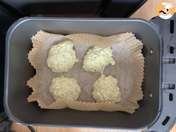 Кабачковые оладьи с соусом из йогурта и феты в аэрофритюрнице - Подготовка этап 4