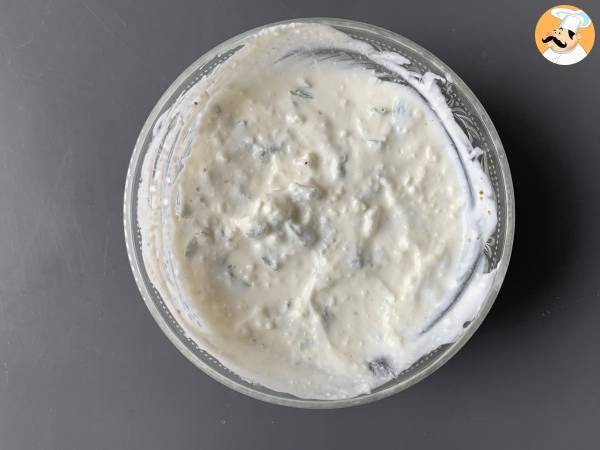 Кабачковые оладьи с соусом из йогурта и феты в аэрофритюрнице - Подготовка этап 5