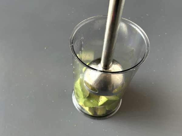 Сливочный майонез из авокадо с вареным яйцом - без сырого яйца - Подготовка этап 3