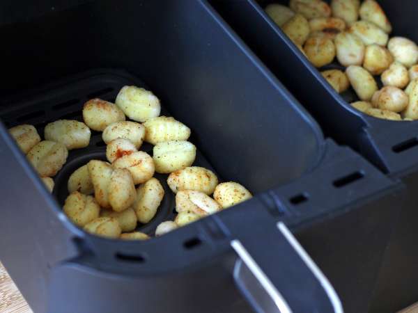 Хрустящий салат с ньокки, ультрамодный, вкусный и сбалансированный, идеальный для лета! - Подготовка этап 2