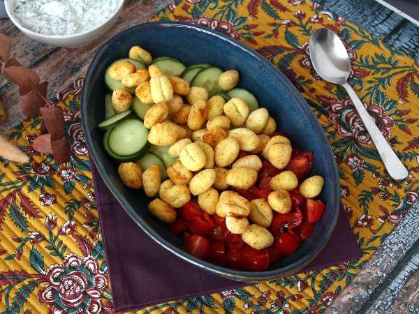 Хрустящий салат с ньокки, ультрамодный, вкусный и сбалансированный, идеальный для лета! - Подготовка этап 5