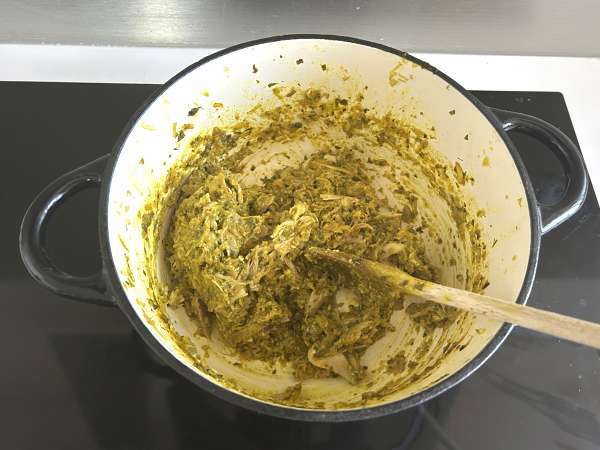 Традиционная марокканская выпечка из кирпичного теста с курицей и специями - Подготовка этап 8