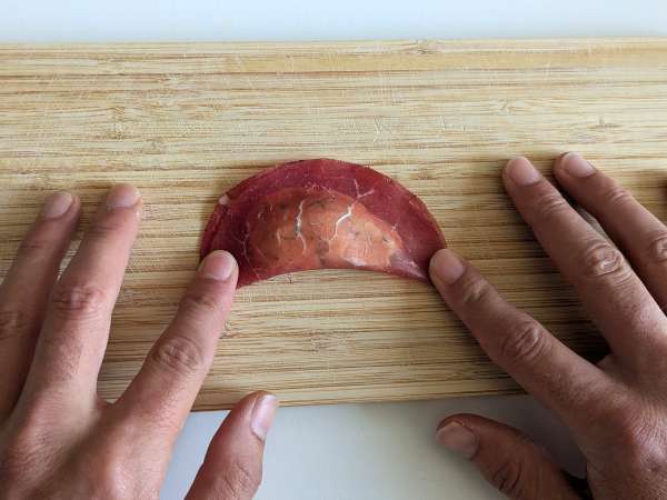 Тортеллони из брезаолы, фаршированные рукколой и сыром рикотта: вкусно и готово за 10 минут! - Подготовка этап 5