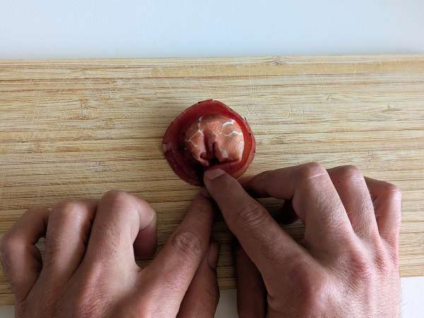 Тортеллони из брезаолы, фаршированные рукколой и сыром рикотта: вкусно и готово за 10 минут! - Подготовка этап 6