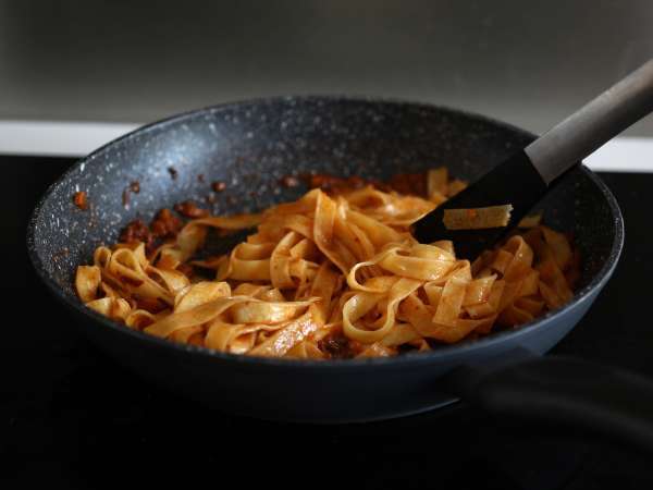 Паста с соусом болоньезе - tagliatelle al ragù alla bolognese - Подготовка этап 8