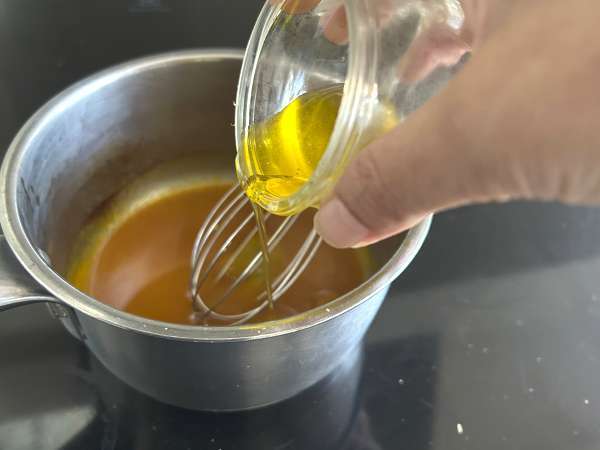Карпаччо из гребешков с цитрусовой винегретом и фисташками, элегантная и простая закуска для приготовления - Подготовка этап 3