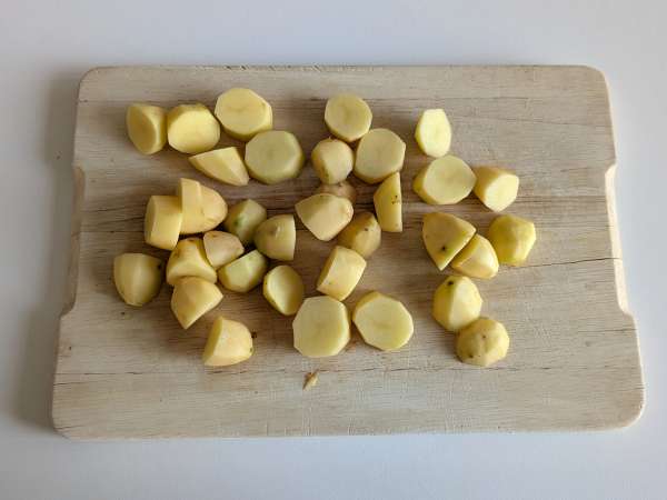 Запеченный со сливками картофель cacio e pepe: простой гарнир, который сводит всех с ума! - Подготовка этап 1