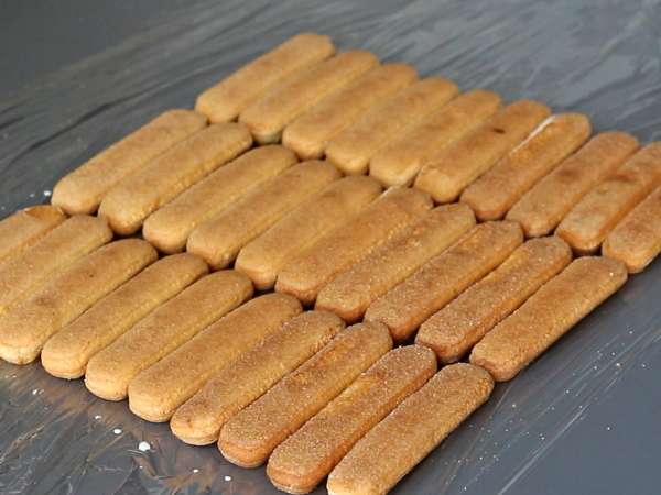 Для приготовления этого красного фруктового полена не нужна форма! - Подготовка этап 3