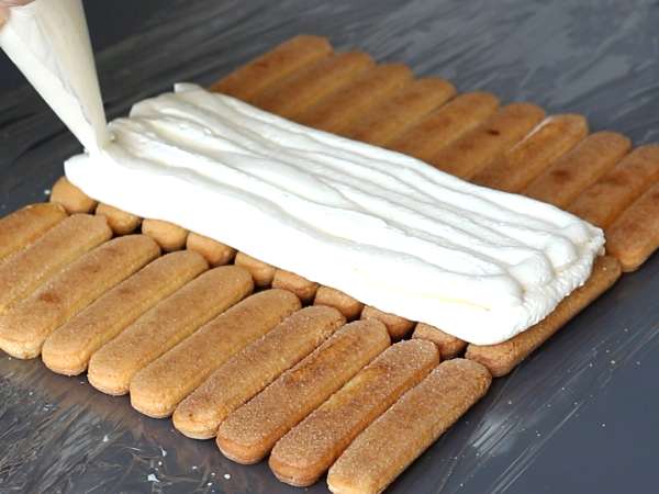 Для приготовления этого красного фруктового полена не нужна форма! - Подготовка этап 4