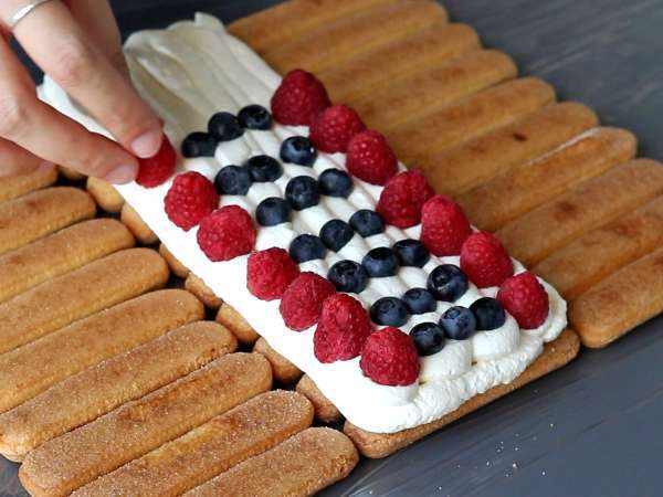 Для приготовления этого красного фруктового полена не нужна форма! - Подготовка этап 5