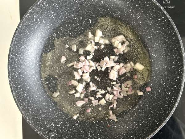 Крем-яйца с грибами: быстрый и очень вкусный рецепт! - Подготовка этап 4