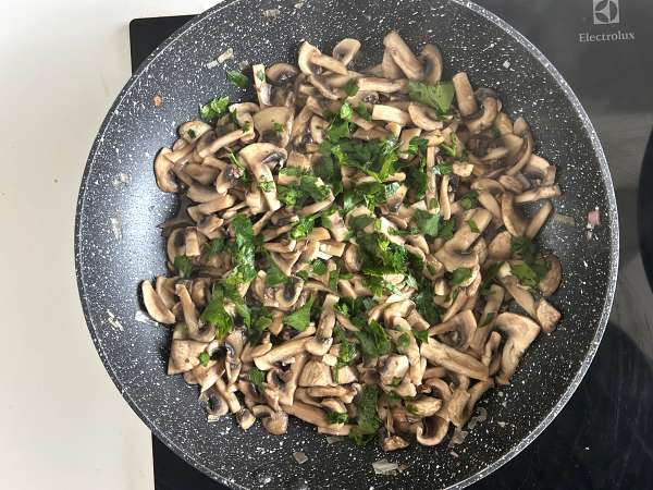 Крем-яйца с грибами: быстрый и очень вкусный рецепт! - Подготовка этап 6