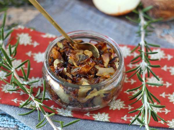 Луковое конфи: простое, элегантное и идеальное сочетание с мясом и сыром - Подготовка этап 6