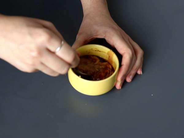 Разноцветный салат с рисовой вермишелью и креветками и острым арахисовым соусом - Подготовка этап 3