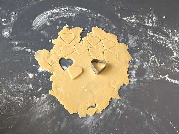 Тарт с клубничным джемом: рецепт классического короткого теста (также сердечки) - Подготовка этап 6