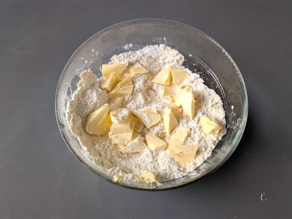 Пирожные на День святого Валентина с клубничным джемом: романтические домашние угощения - Подготовка этап 1