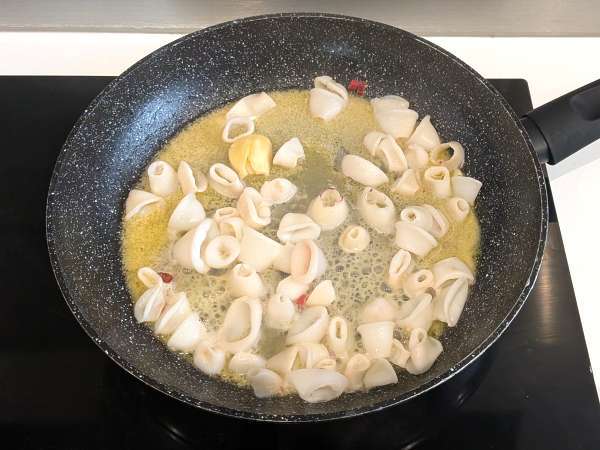 Соус из кальмаров: идеальная приправа к пасте - Подготовка этап 5
