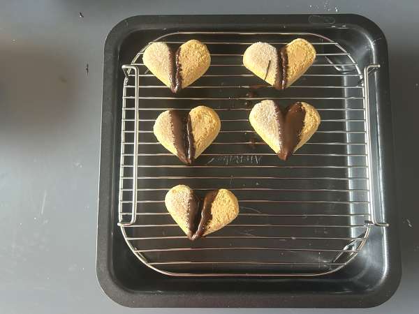 Сердечки из салфеток с шоколадной и фисташковой глазурью - Подготовка этап 5