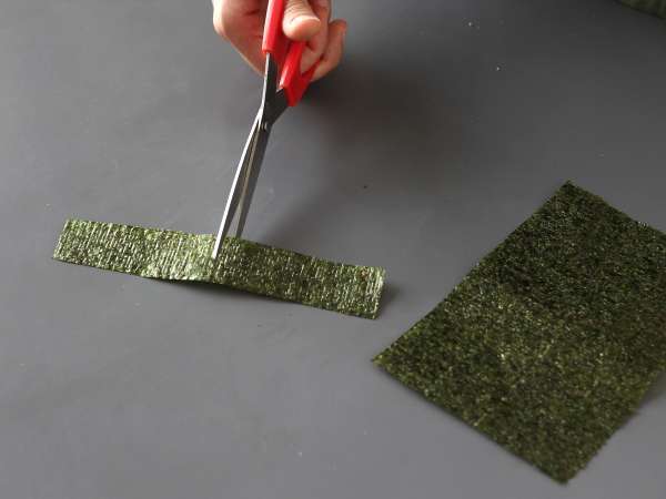 Онигири с яичными желтками, консервированными в соевом соусе - Подготовка этап 4