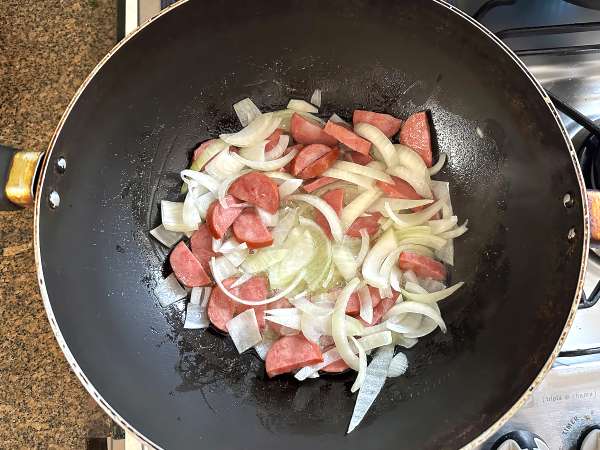 Золотистая пепперони фарофа с яйцом и морковью - Подготовка этап 1