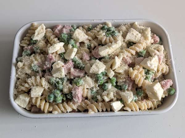 Запеченные в сливках макароны с горошком и ветчиной au gratin - Подготовка этап 11