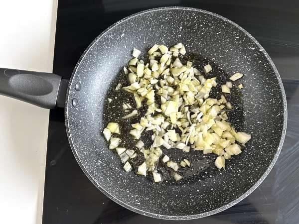 Пирог с сардинами: простой, влажный и вкусный рецепт - Подготовка этап 1