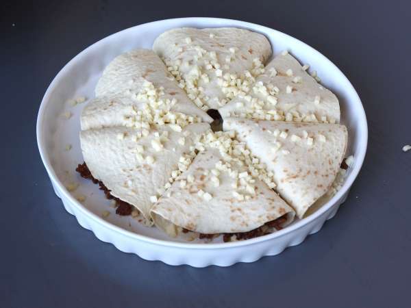 Запеченные в духовке тортильи с кесадильей и острой говяжьей начинкой - Подготовка этап 5