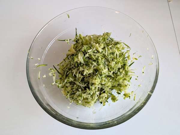 Конкильони, фаршированные рикоттой, кабачками и лимоном: сливочный и запеченный в духовке - Подготовка этап 1