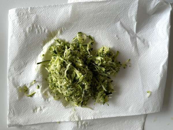 Ультравлажный пирог с фисташками, лаймом и кабачками - Подготовка этап 1