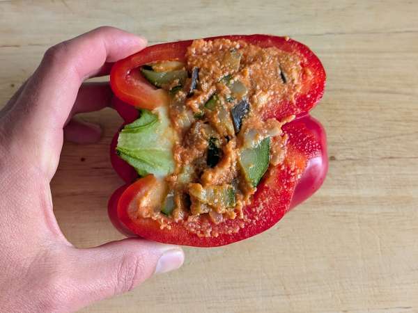 Запеченные вегетарианские фаршированные перцы: простой и вкусный рецепт с овощами и сыром моцарелла - Подготовка этап 6