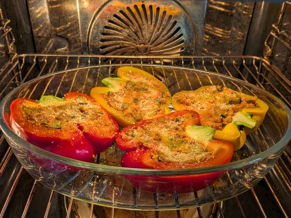 Запеченные вегетарианские фаршированные перцы: простой и вкусный рецепт с овощами и сыром моцарелла - Подготовка этап 8