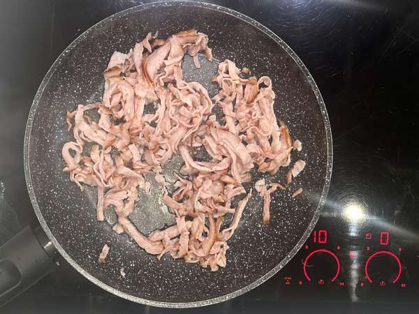 Киш без теста с шампиньонами, беконом и зернёным творогом - Подготовка этап 1