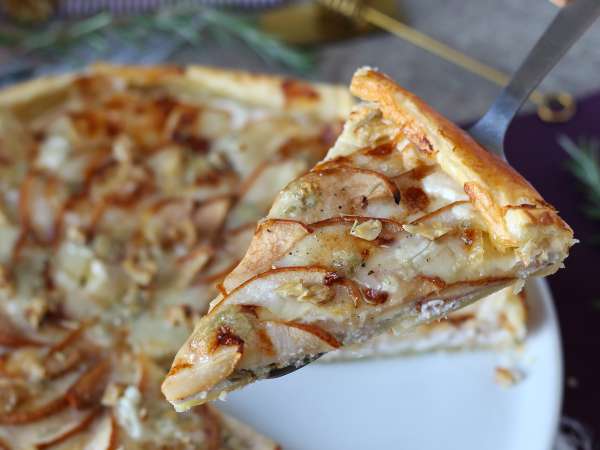 Пирог с грушей, горгонзолой и грецкими орехами: неотразимое сочетание сладкого и солёного - Подготовка этап 9