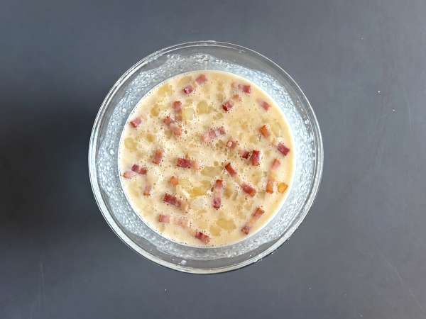 Zwiebelkuchen: немецкий пирог с нежным луком и кусочками бекона - Подготовка этап 7
