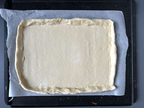 Zwiebelkuchen: немецкий пирог с нежным луком и кусочками бекона - Подготовка этап 8