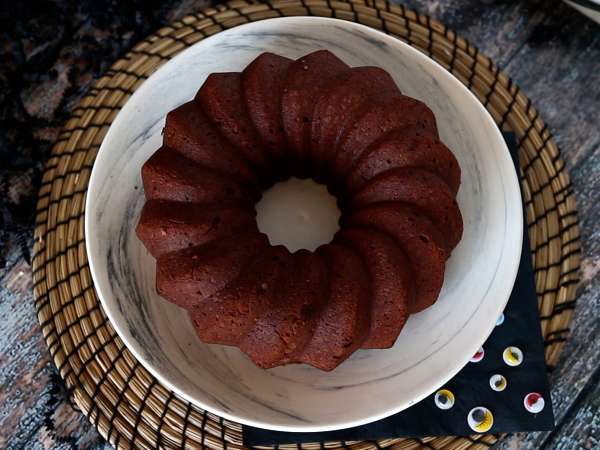Хэллоуинский кекс «Бундт» с дьявольски вкусной глазурью - Подготовка этап 6