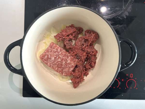 Тыква с мясным фаршем в одной кастрюле: нежное и согревающее блюдо - Подготовка этап 1