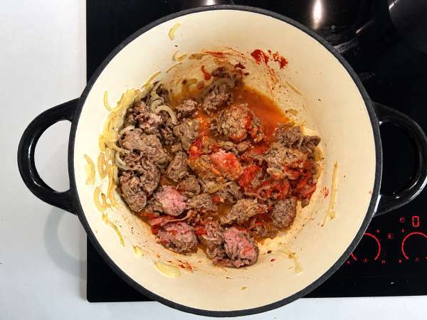 Тыква с мясным фаршем в одной кастрюле: нежное и согревающее блюдо - Подготовка этап 3