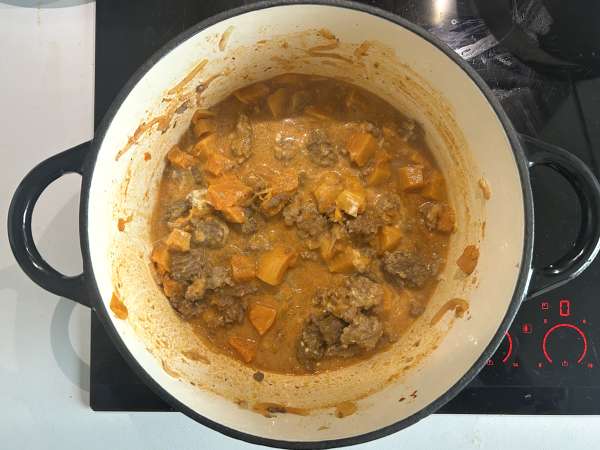 Тыква с мясным фаршем в одной кастрюле: нежное и согревающее блюдо - Подготовка этап 5