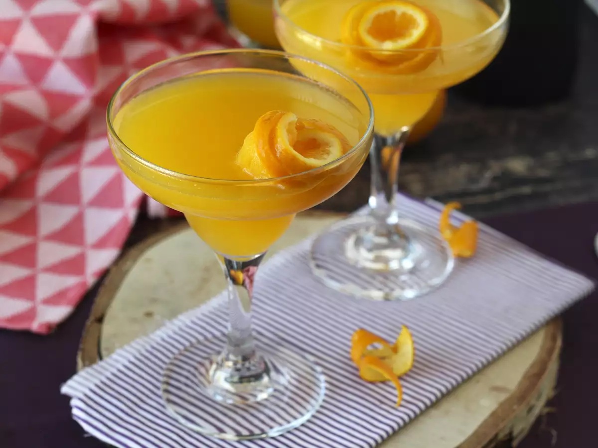 Agua de Valencia — средиземноморский коктейль с кавой и апельсином, который можно приготовить дома - фото 5