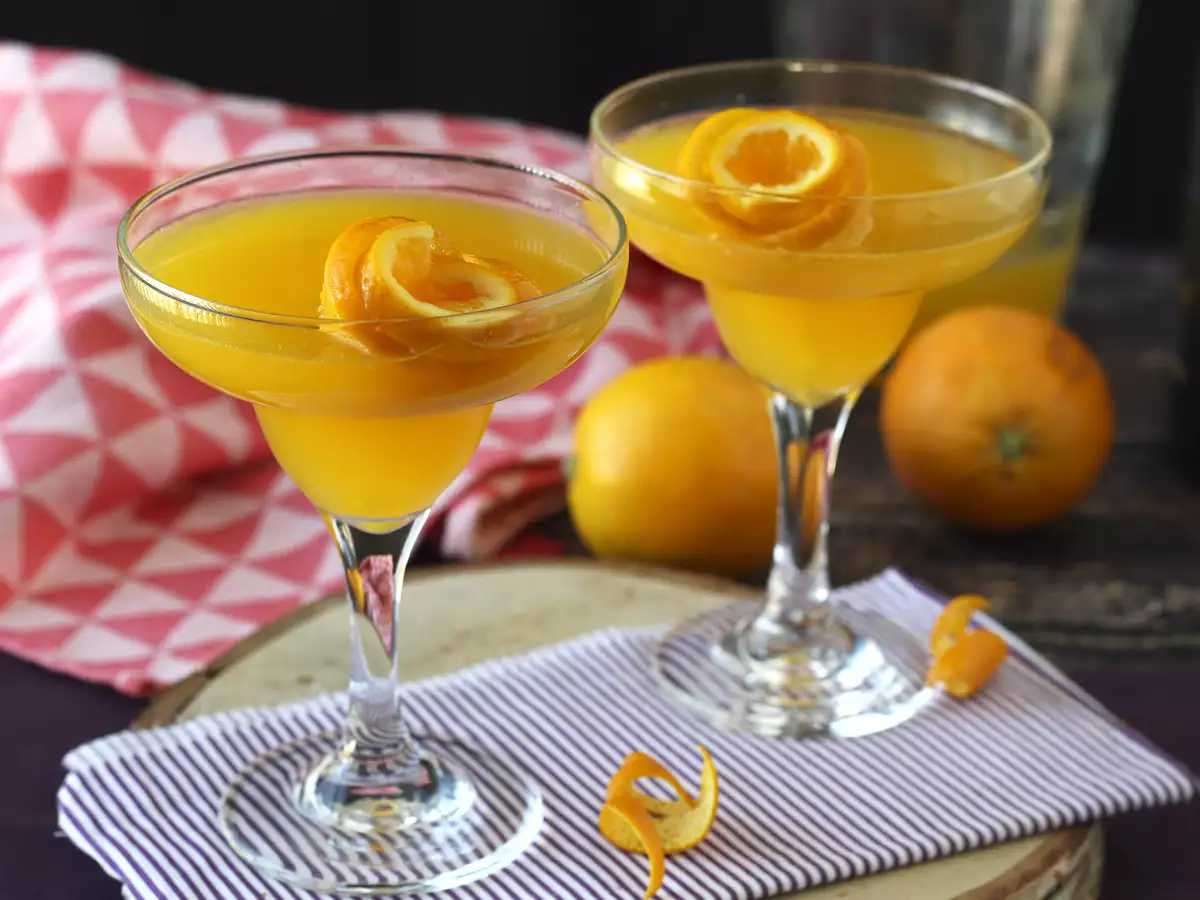Agua de Valencia - средиземноморский коктейль с кавой и апельсином, который вы можете приготовить дома.