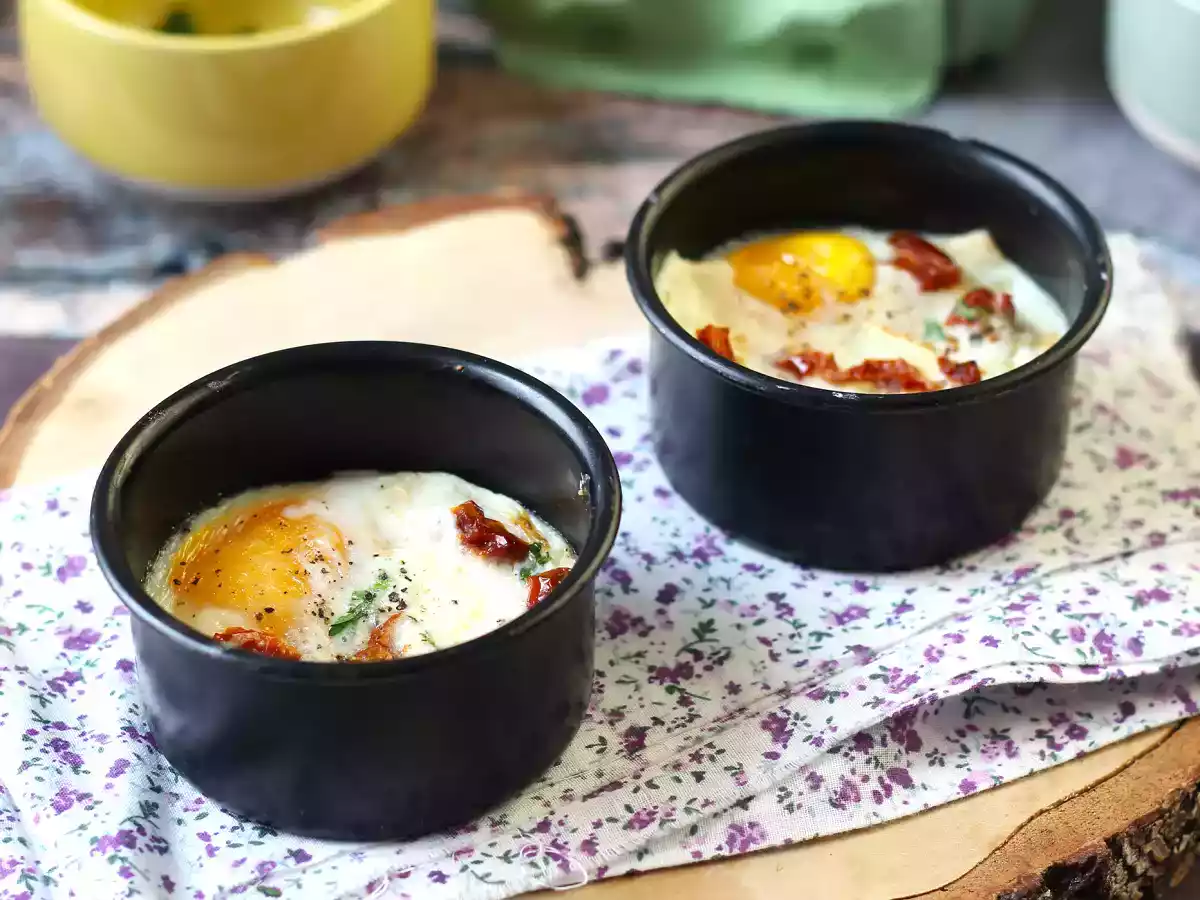 Яичная запеканка с козьим сыром и вялеными помидорами в аэрофритюрнице! - фото 3