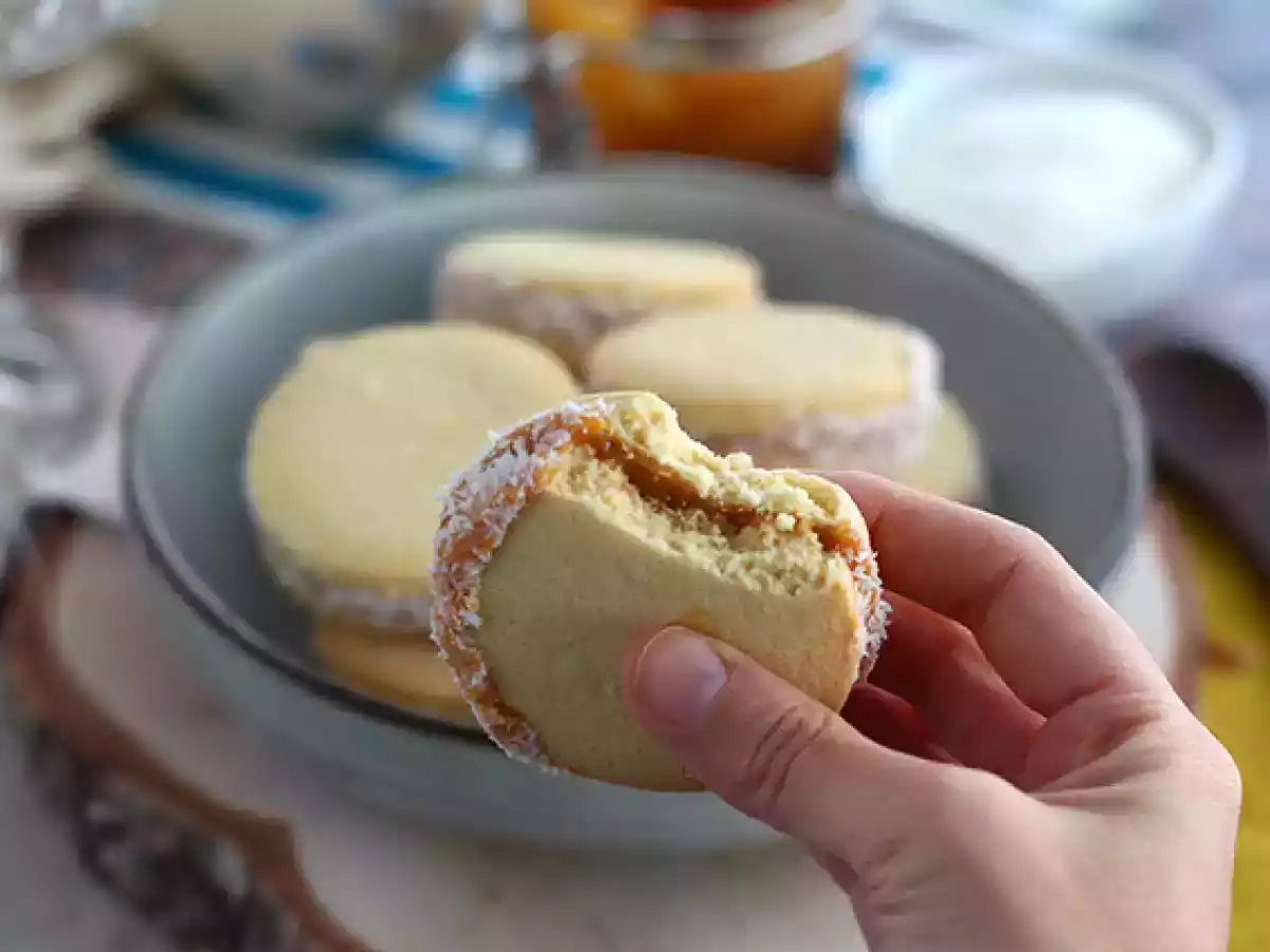 Альфахорес - аргентинские лепешки с молочным джемом и кокосом - фото 2
