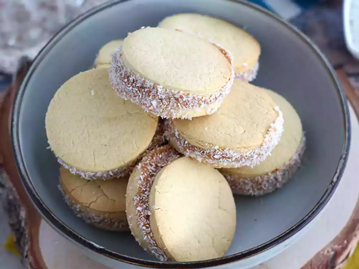 Альфахорес - аргентинские лепешки с молочным джемом и кокосом - фото 5