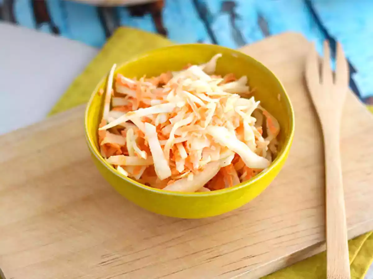 Американский капустный салат (салат из капусты и моркови)