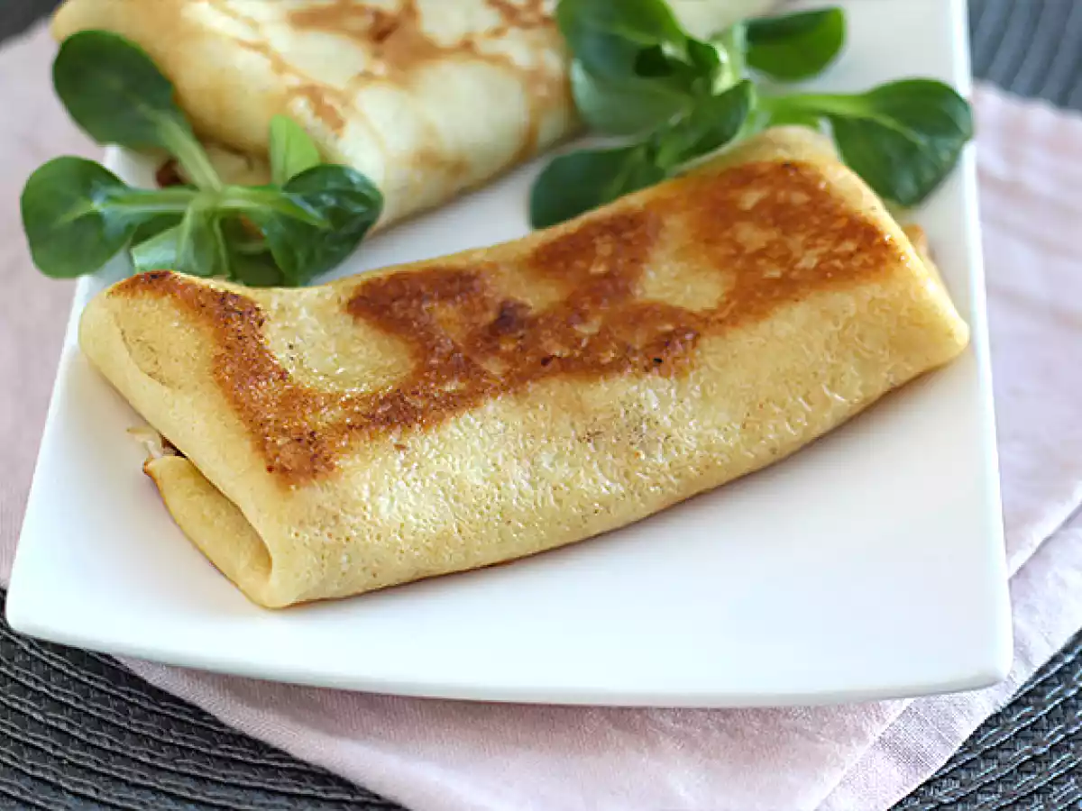 Блинчики с соусом бешамель, сыром и ветчиной - фото 3