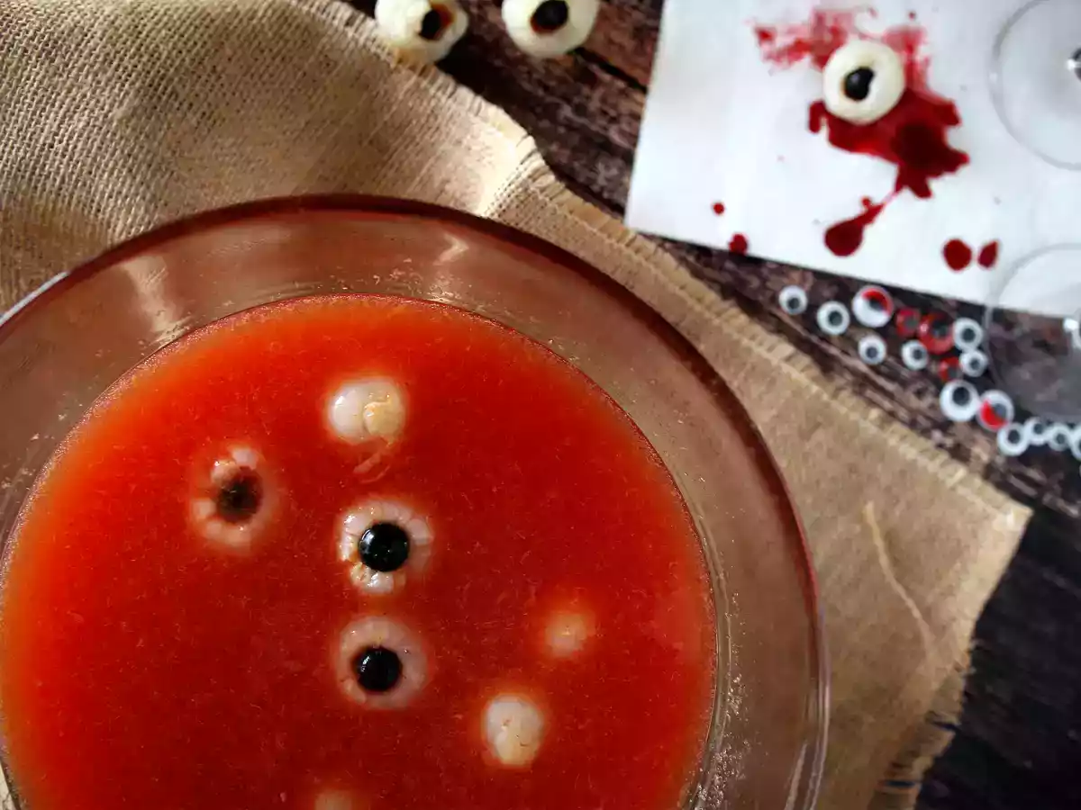 Bloody cocktail for Halloween, to share and without alcohol! - Halloween mocktail - фото 4